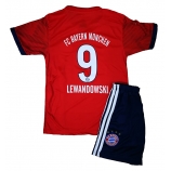 1=2 Bayern München 2018/19-es hazai mezgarnitúra Lewandowski felirattal