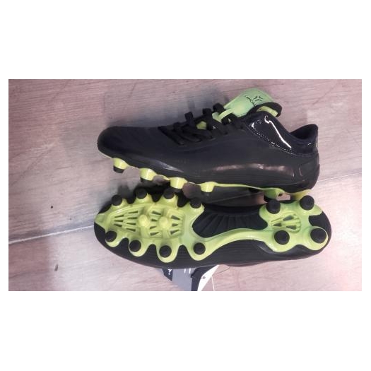 Lancast gumis futball cipő
