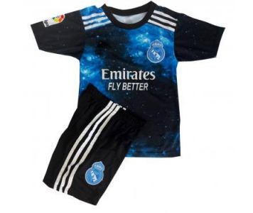 2022/23 Real Madrid gyermek idegenbeli mezgarnitúra Modric felirattal 