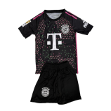 Bayern München 2023/24 gyermek mezgarnitúra Harry Kane felirattal - Fekete