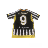 1=2 2023/24 Juventus gyerek mezgarnitúra Vlahovic felirattal 