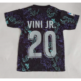  2022/23-as Real Madrid idegenbeli mezgarnitúra Vini Jr. felirattal 