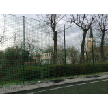 4x15 m-es labdafogó, horganyzott + lakkozott, 5 oszlop