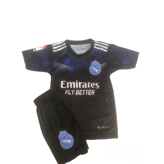 2023/24-es Real Madrid gyerek mezgarnitúra Vini Jr. felirattal 
