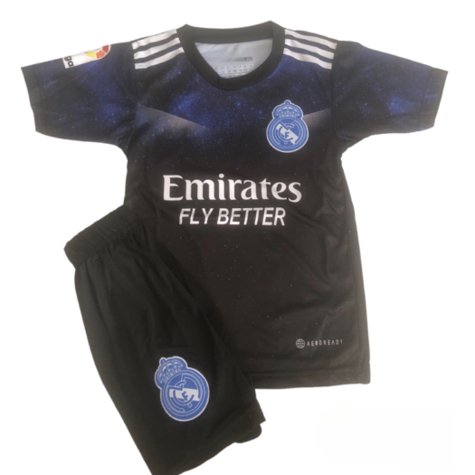 2023/24-es Real Madrid gyerek mezgarnitúra Vini Jr. felirattal - 110cm és 165cm