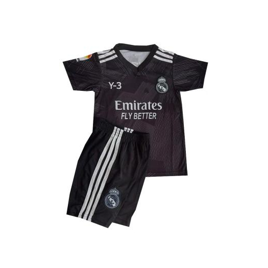 2022/23-as Real Madrid idegenbeli mezgarnitúra Vini Jr. felirattal 