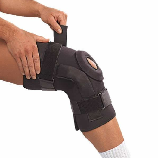 Mueller Pro Level™ Deluxe Csuklós Térdrögzítő/Térdvédő (Pro-Level Hinged Knee Brace Deluxe)