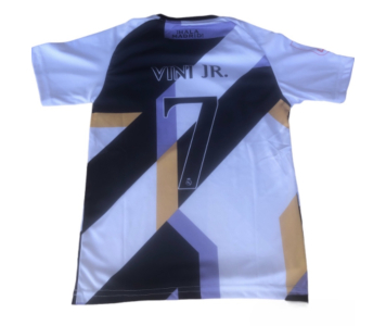 2023/24-as Real Madrid gyerek mezgarnitúra Vini Jr "7" felirattal ÚJ - 110cm és 165cm