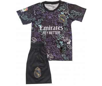             2022/23-as Real Madrid váltó mezgarnitúra Benzema felirattal