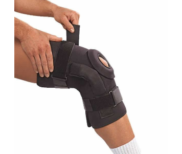 Mueller Pro Level™ Deluxe Csuklós Térdrögzítő/Térdvédő (Pro-Level Hinged Knee Brace Deluxe)