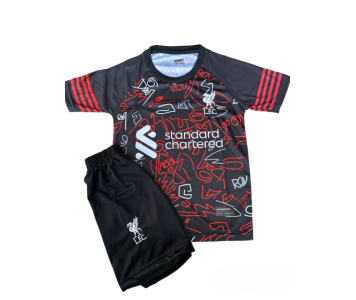 2024-es Liverpool szurkolói gyerek mezgarnitúra SZOBOSZLAI felirattal